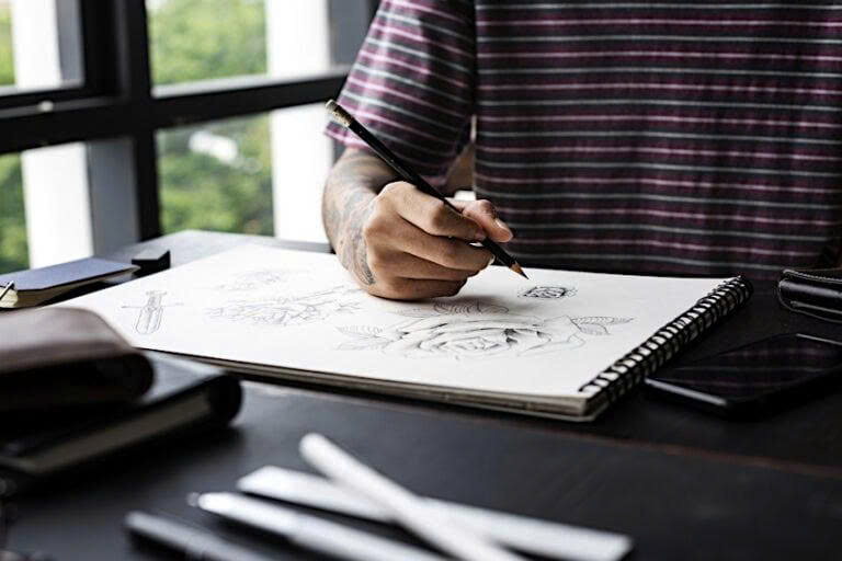 So Sánh Giấy Ivory Và Giấy Bristol: Nên Chọn Loại Nào Cho In Ấn? 3 giay Bristol dung ve tay